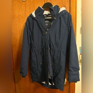 Hollister winter coat - like new ,excellent condition . Size L